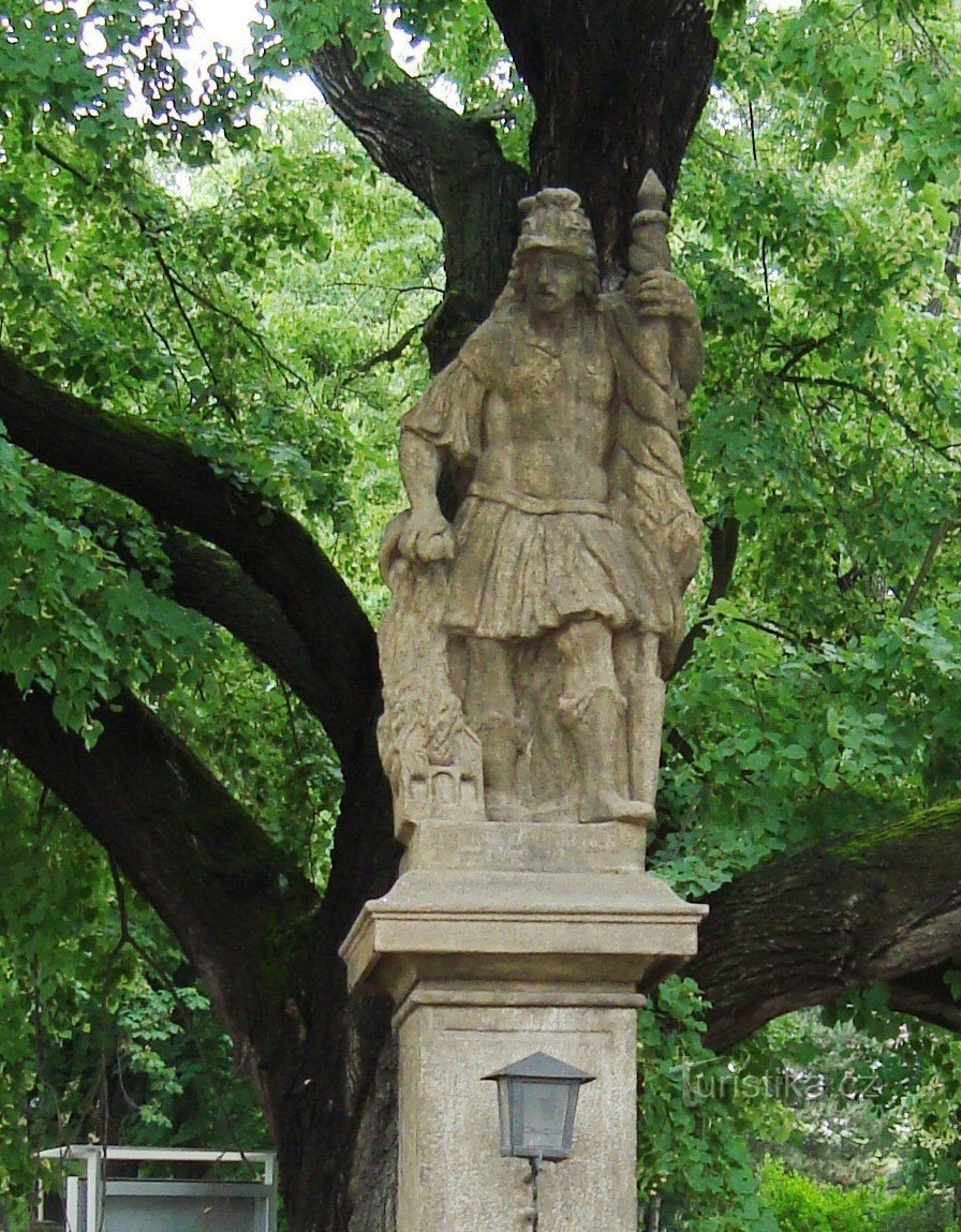 圣喷泉雕像马萨里克广场上的 Floriána - 照片：Ulrych Mir。