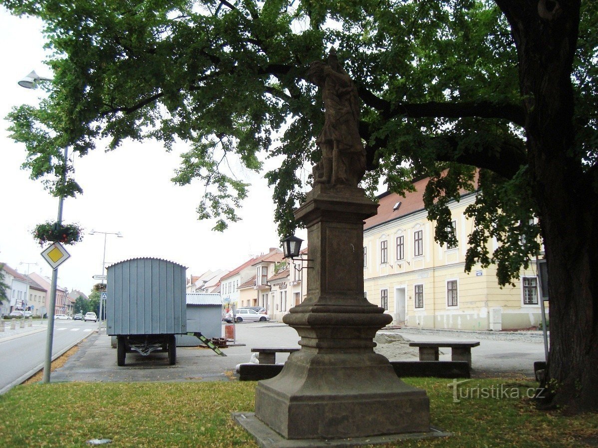 Brunnenstatue von St. Floriána auf dem Masaryk-Platz - Foto: Ulrych Mir.
