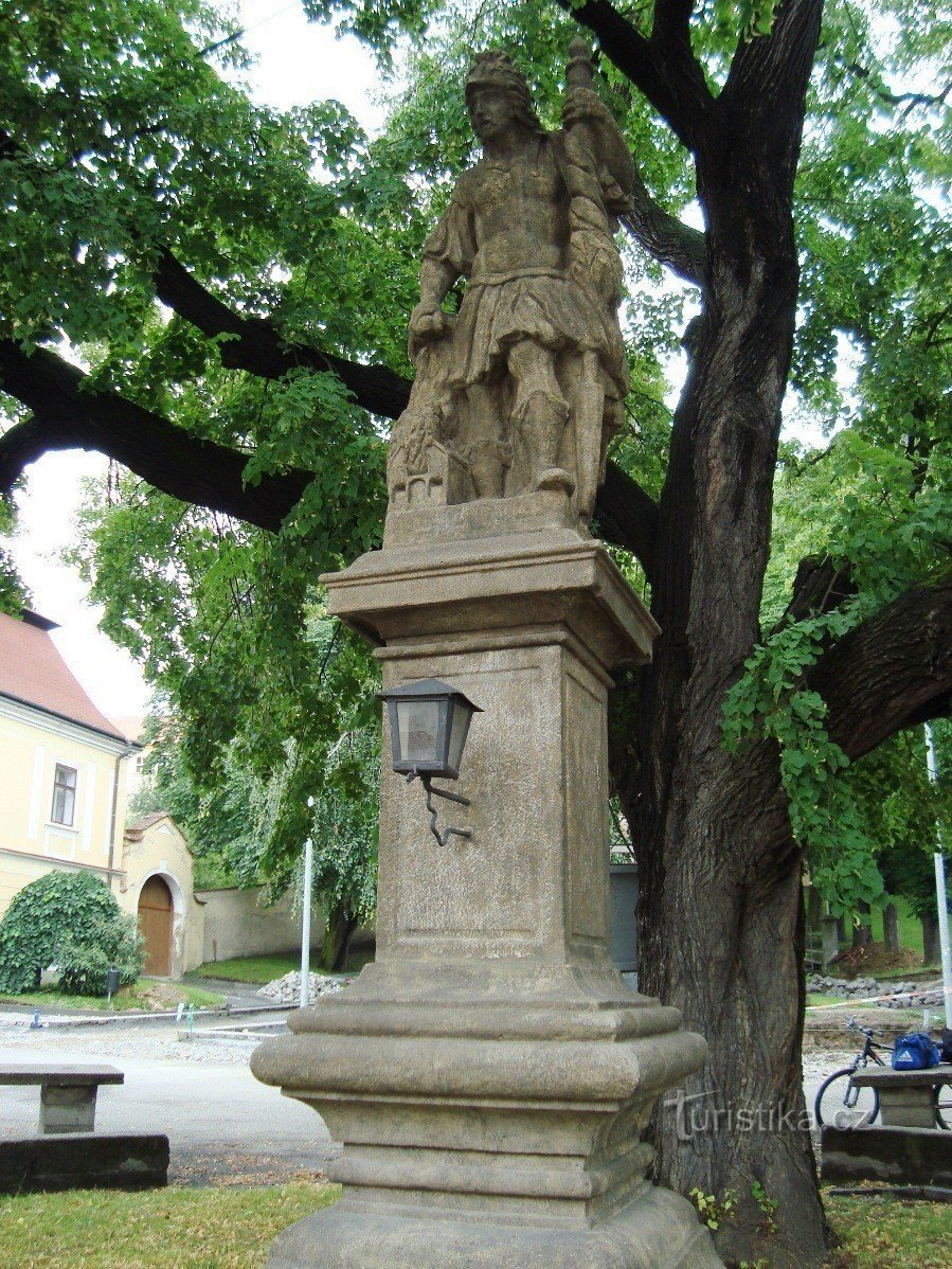 圣喷泉雕像马萨里克广场上的 Floriána - 照片：Ulrych Mir。
