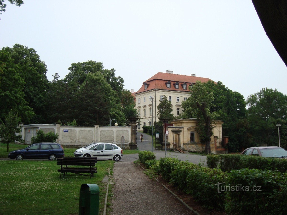 Fontäner-lås-ingång-Foto: Ulrych Mir.