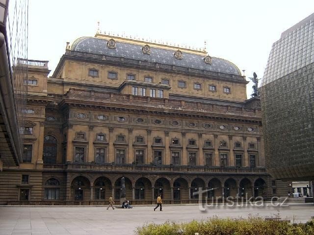 Nhà hát Quốc gia 6