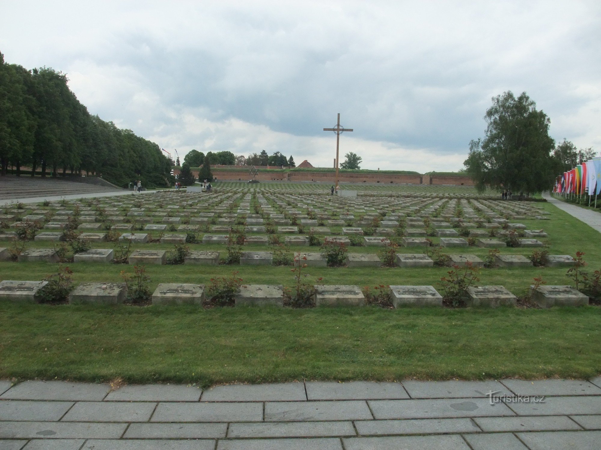Cimetière national de Terezín - un symbole de l'État tchèque