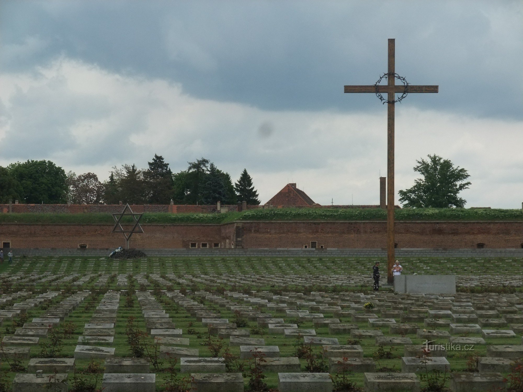 Cimetière national de Terezín - un symbole de l'État tchèque