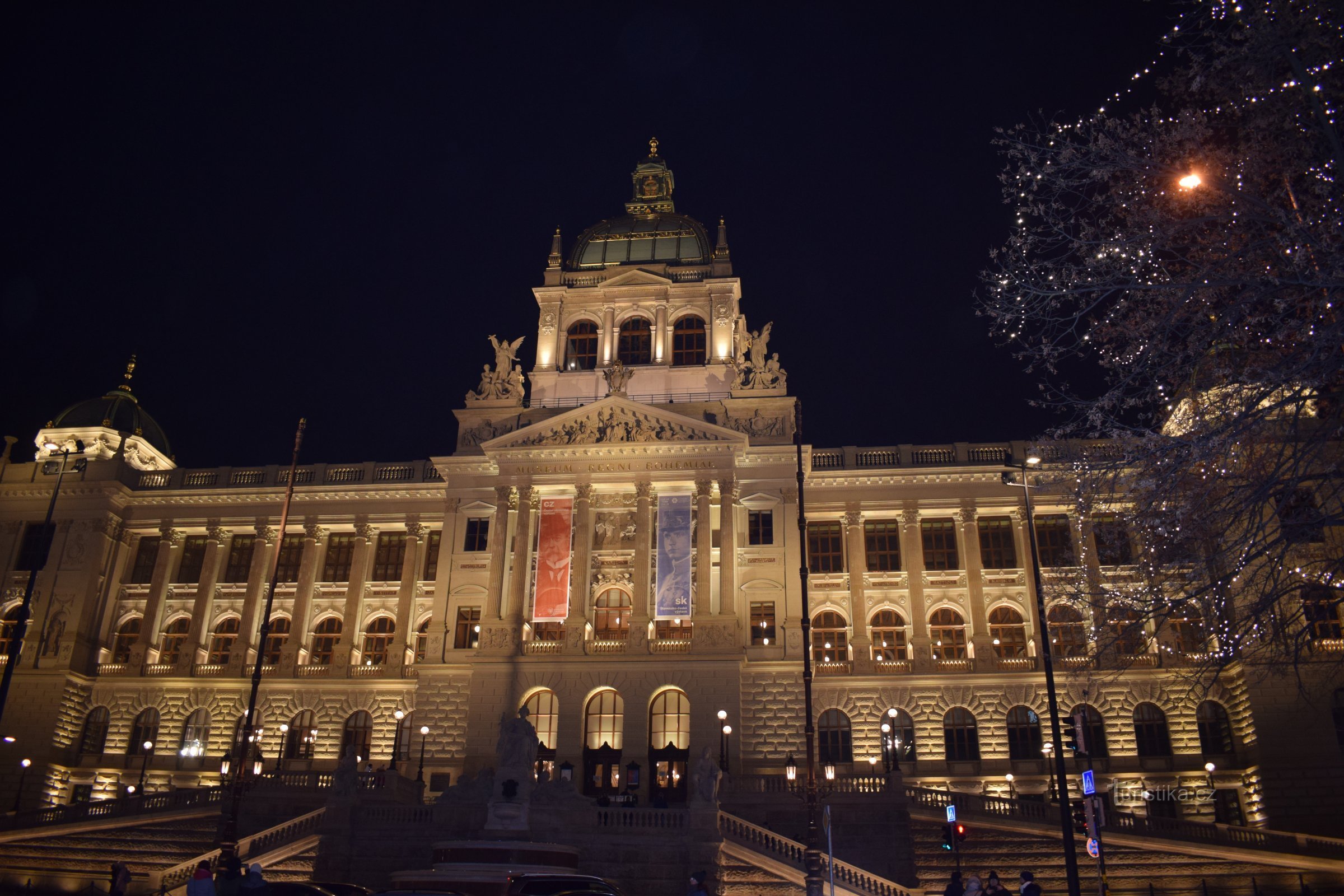 Národní muzeum zůstává v kontaktu se svými návštěvníky a otevírá veřejnosti své 