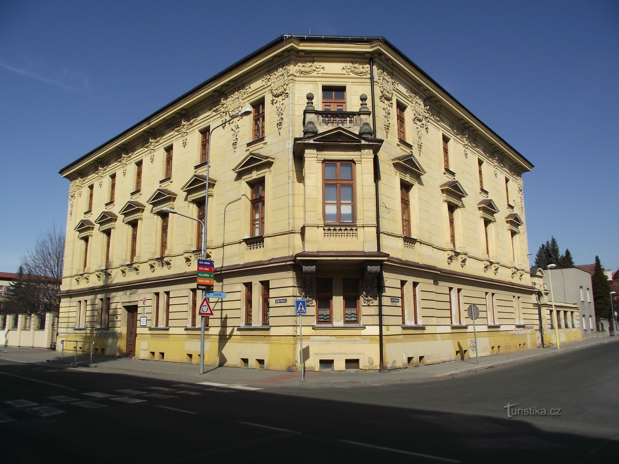 nárožní palác Primavesi