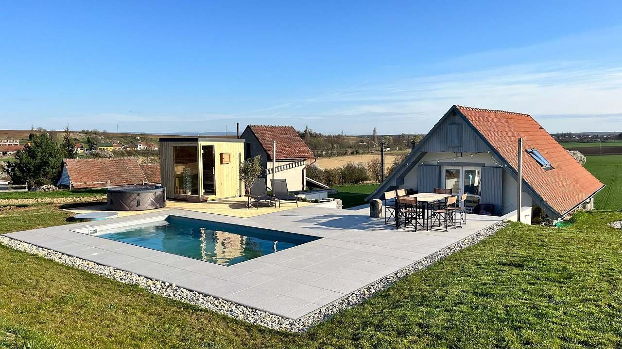 Naše Búda - bazén, sauna, vířivka, terasa