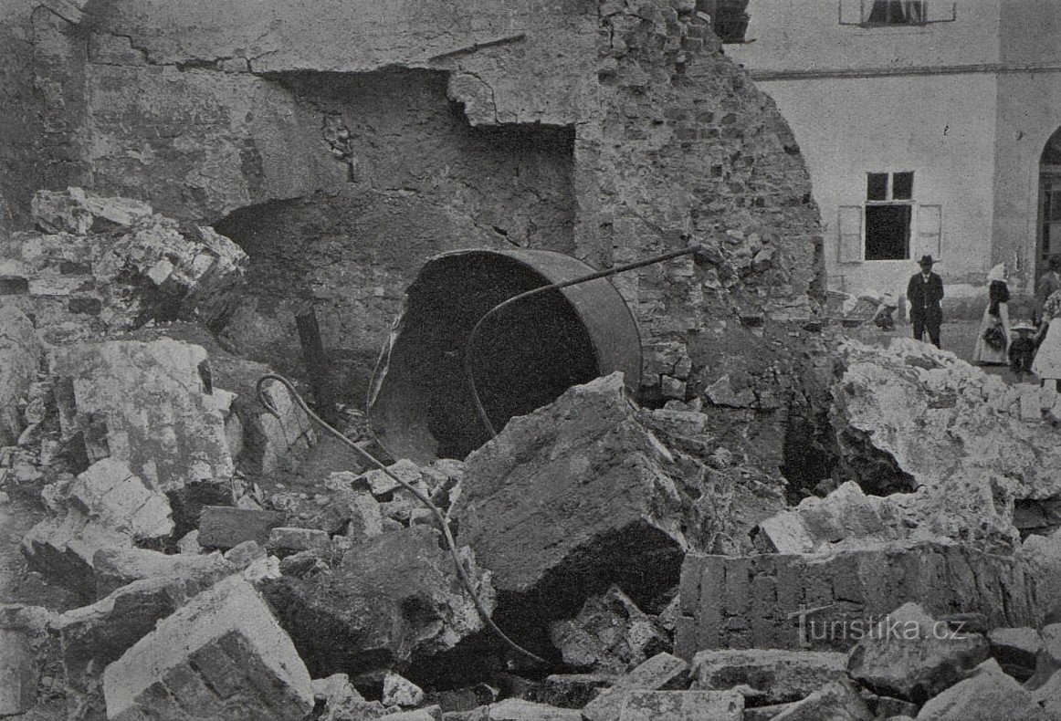 Následky výbuchu acetylenu v Josefově v roce 1907