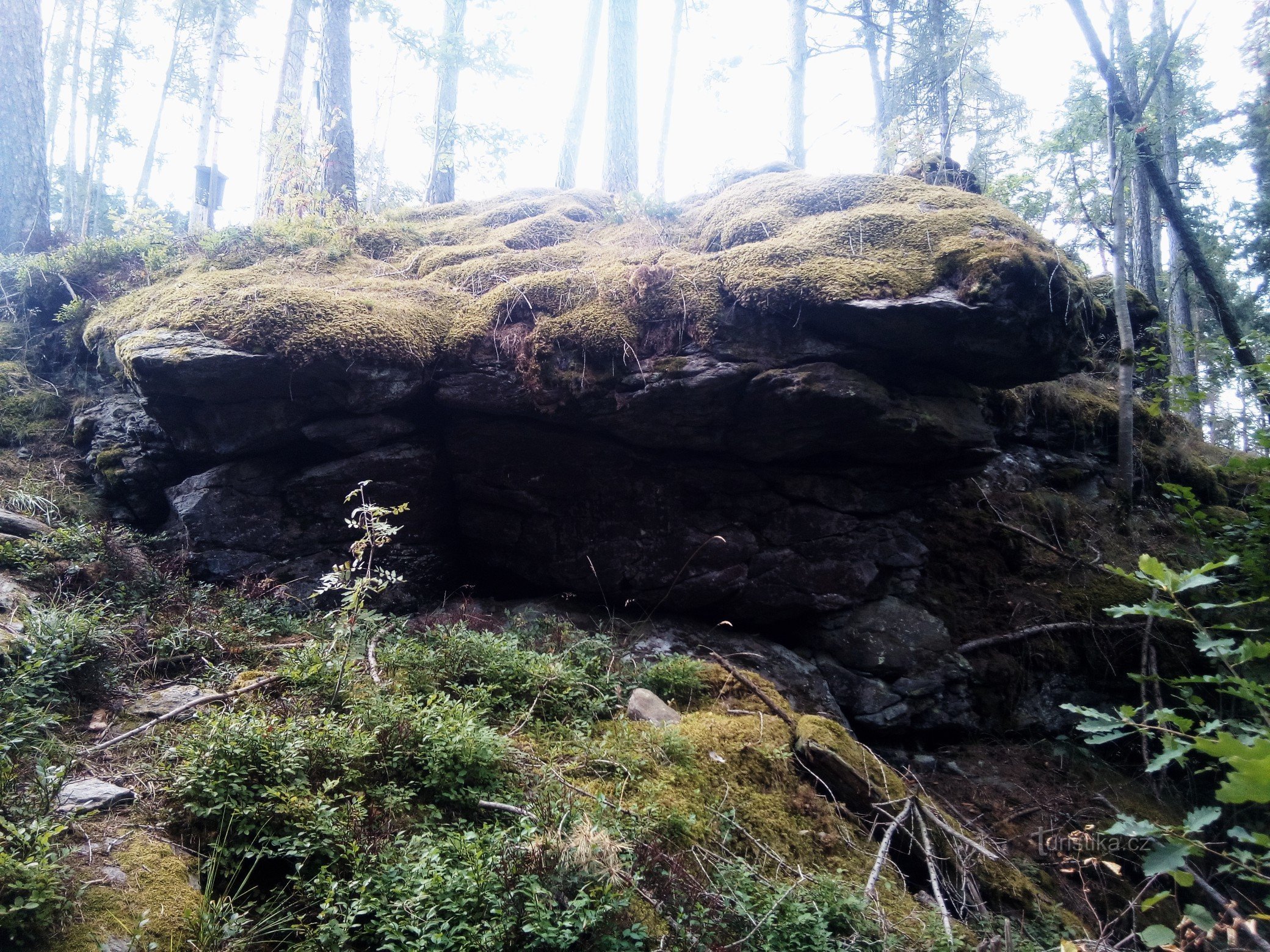 Lehrpfad Sudslavický Circuit oder hinter Felsen, Höhlen, Leitern und einer alten Linde