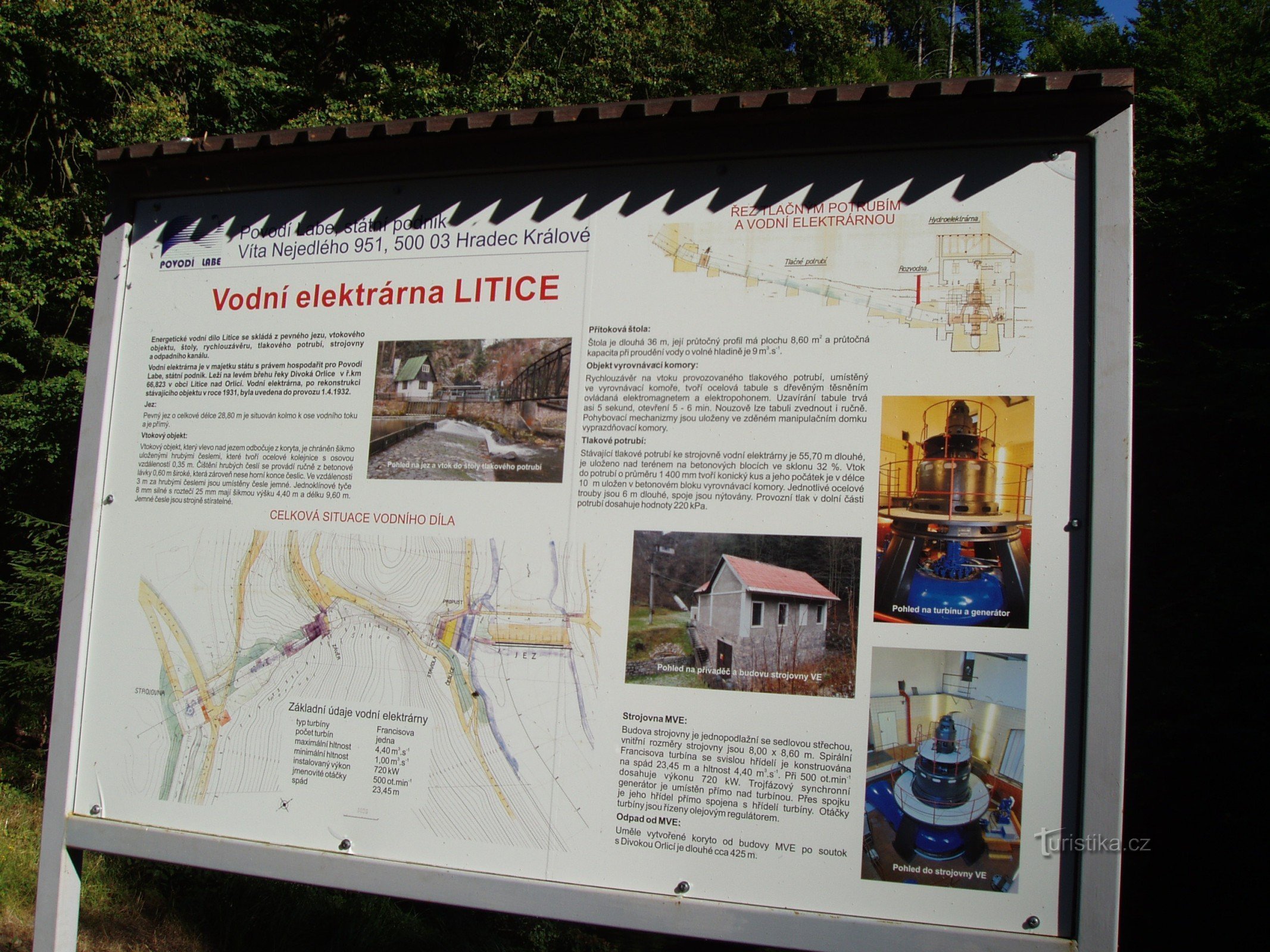 Panneau pédagogique au barrage de Litice