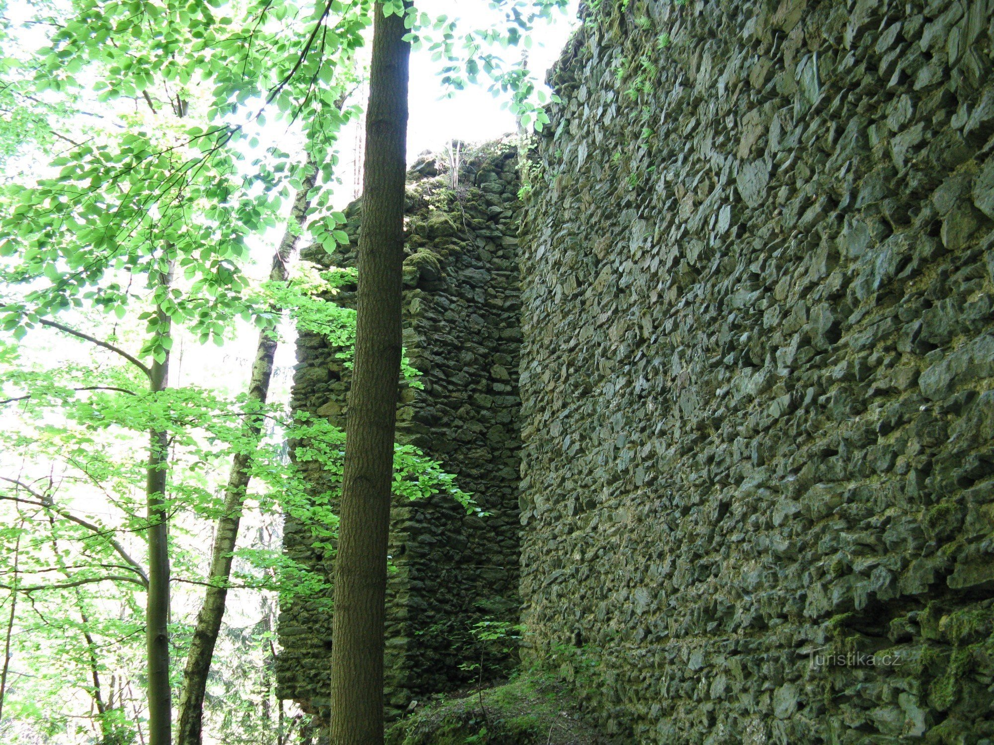 Návarov - Bastion der Giebelwand