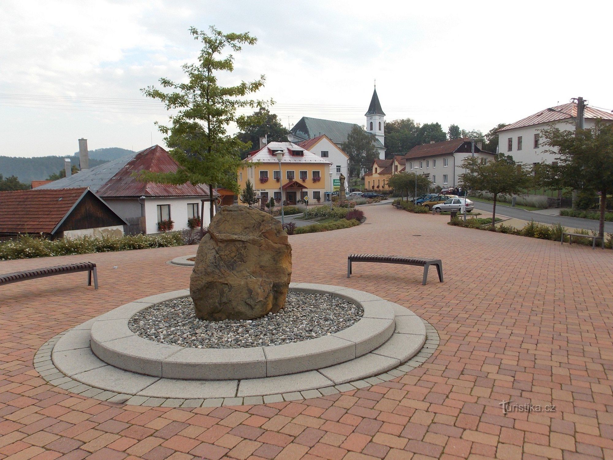 Újezd u Valašských Klobouk náves