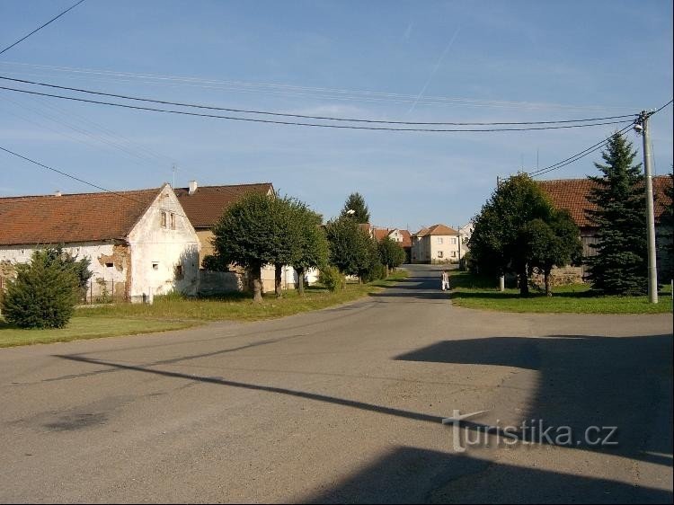 Semi-trailer: center of the village