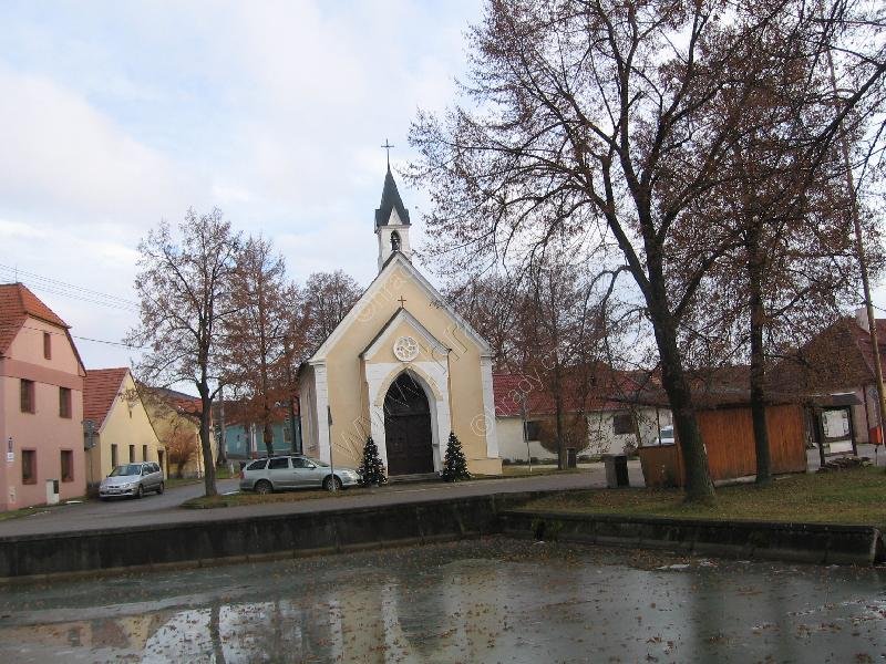 návesní kaple