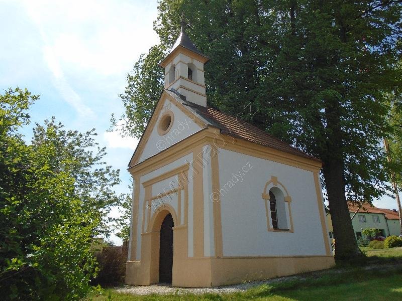 návesní kaple Panny Marie