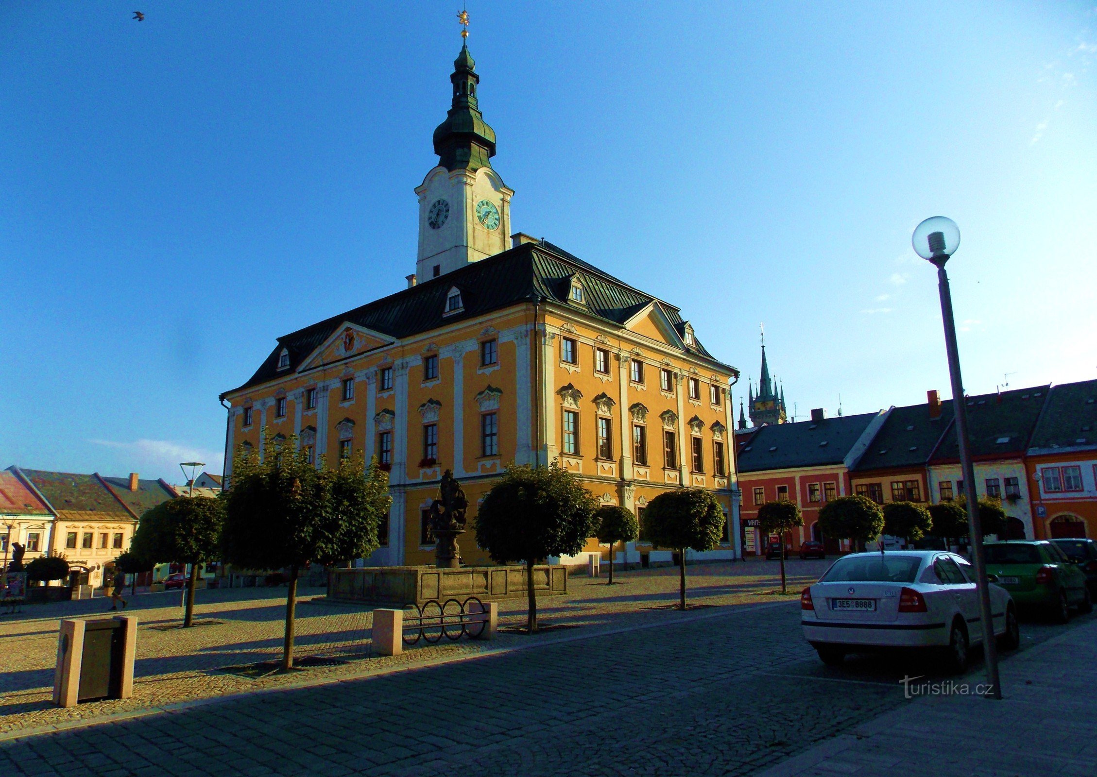 Vizită în orașul regal - Poličky