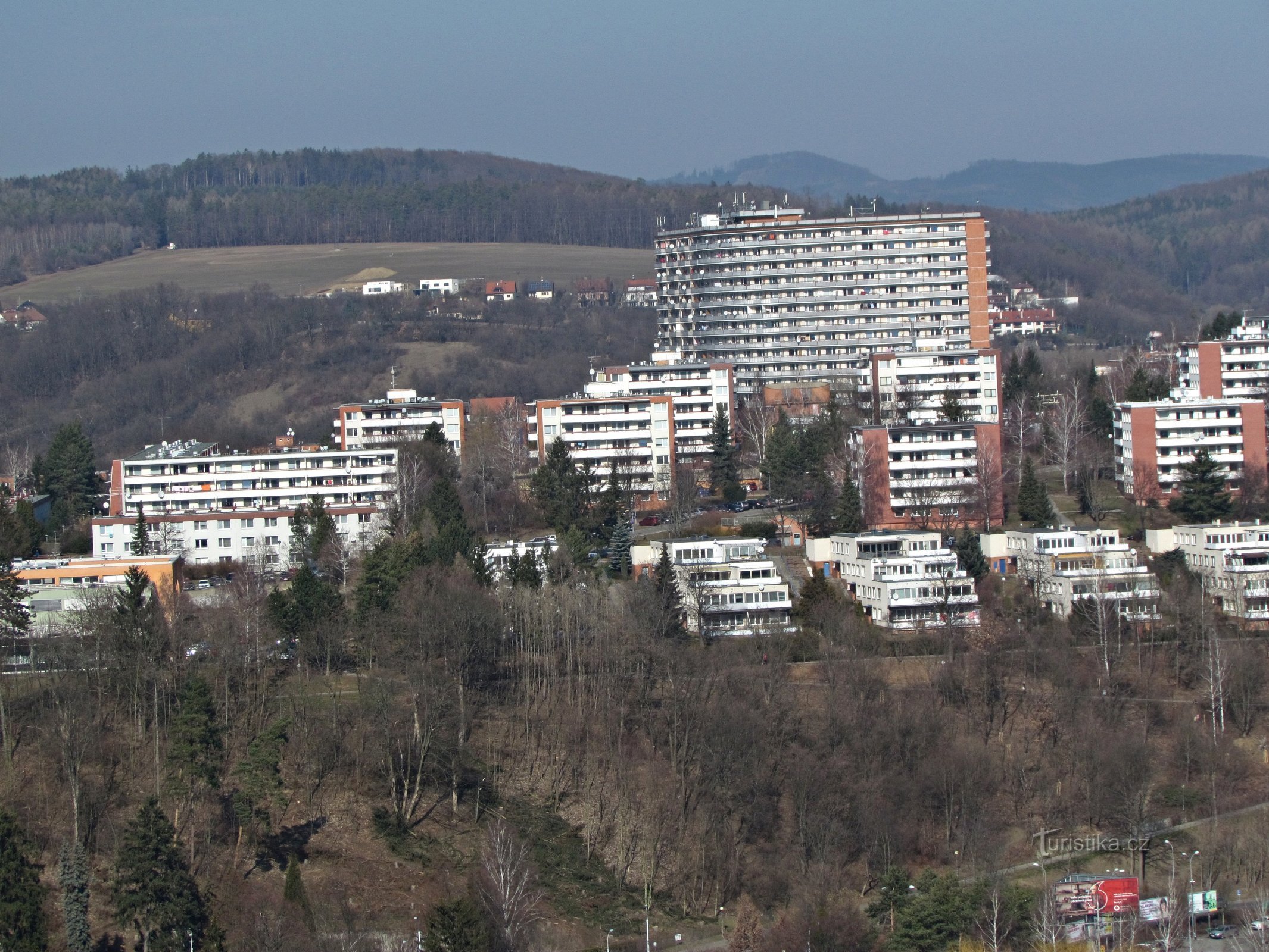 Besichtigung des Wolkenkratzers und über Barabáš nach Zlín