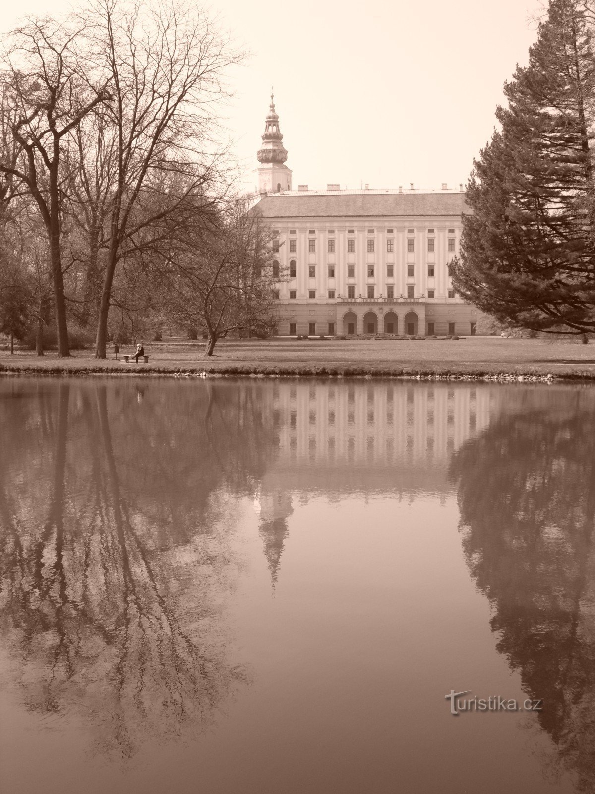 Visit to the castle and the castle garden in Kroměříž