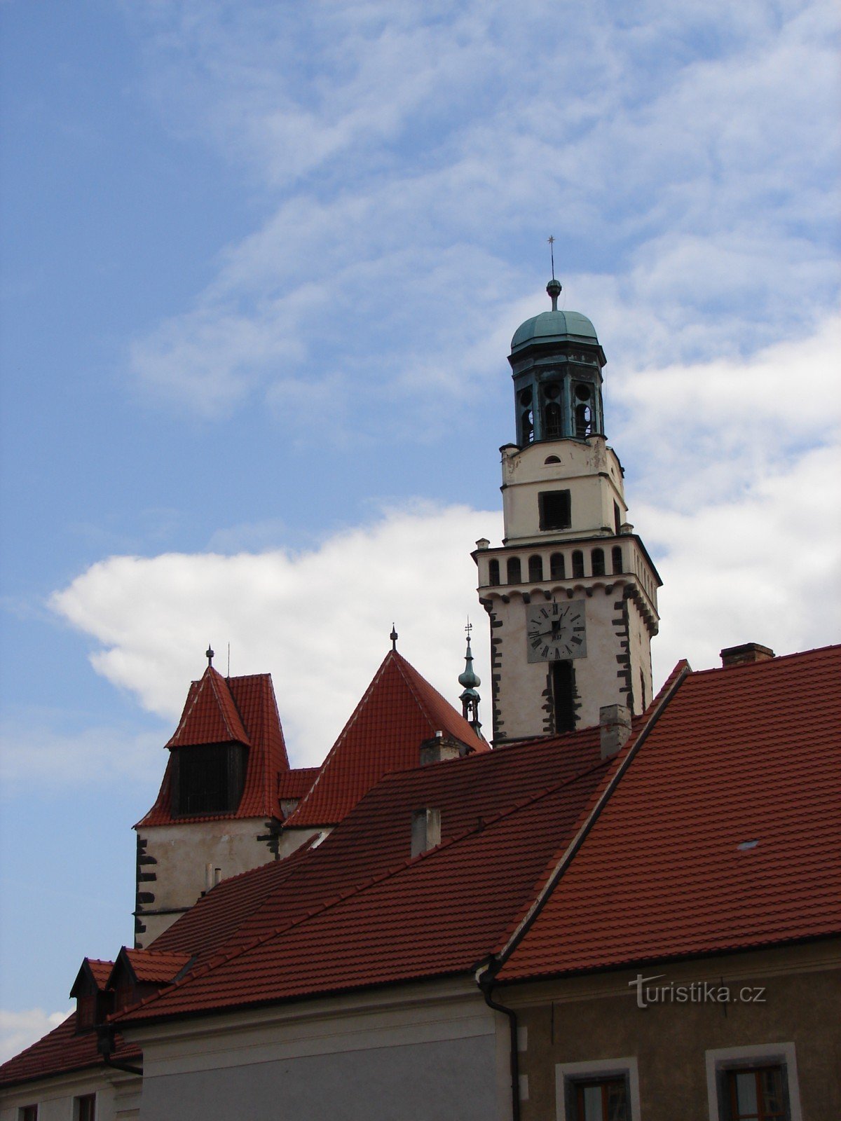 Bezoek de kerk van St. Jakub in Prachatice, waar de patroonheilige van kooplieden en pelgrims