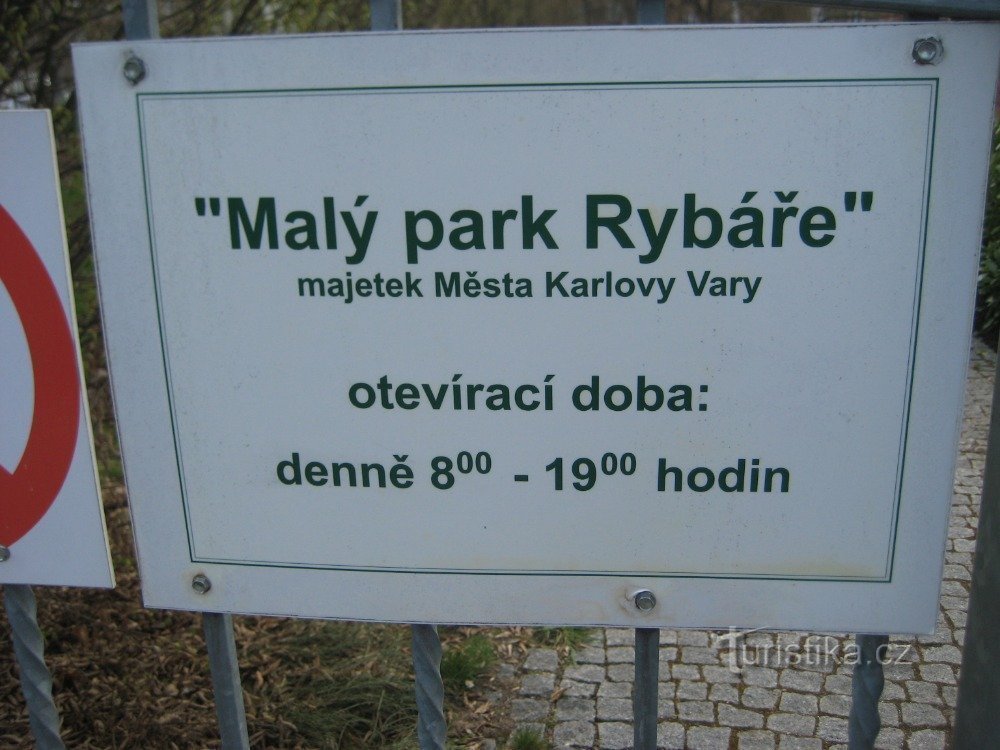 název a otevírací doba