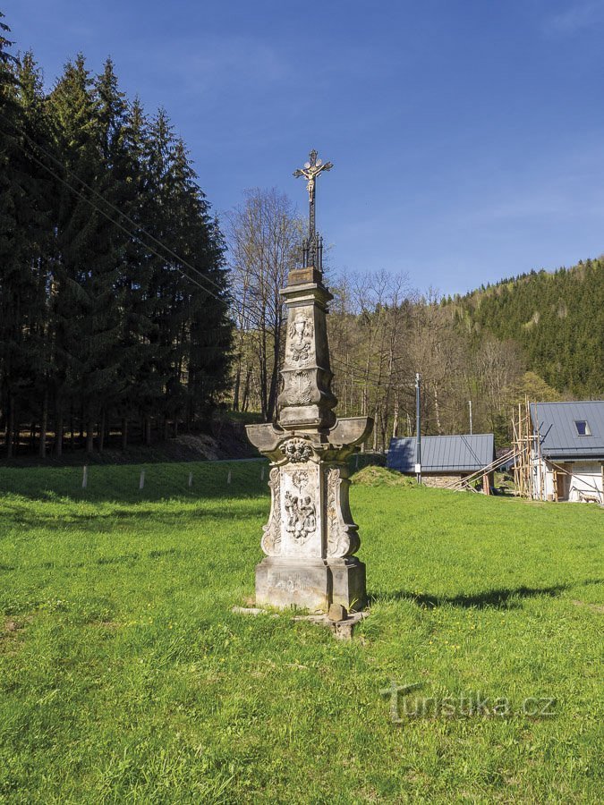 Nicht ganz ein komplettes Kreuz