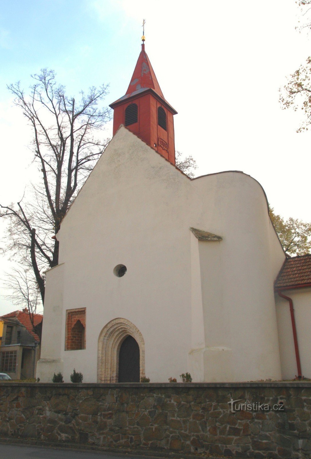 Nebovidy - Kerk van St. Crisis