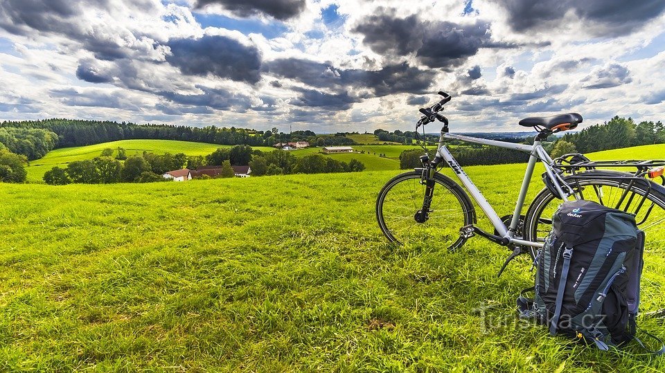 Nechce se vám trmácet s kolem na dovolenou? Využijte Půjčovny kol ČD Bike