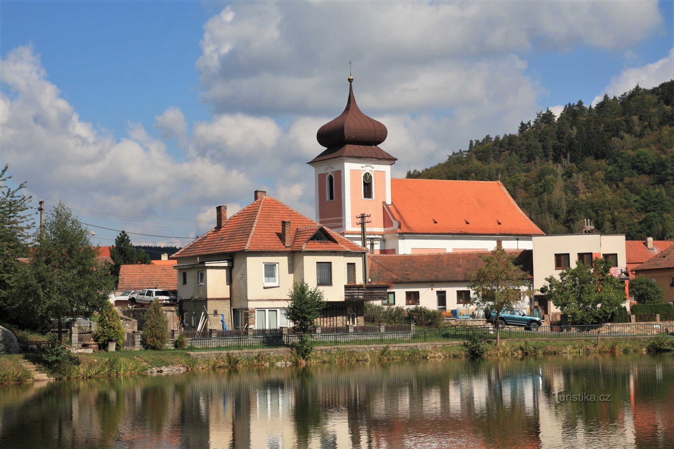 Nedvedice - biserica Sf. Kunhuty