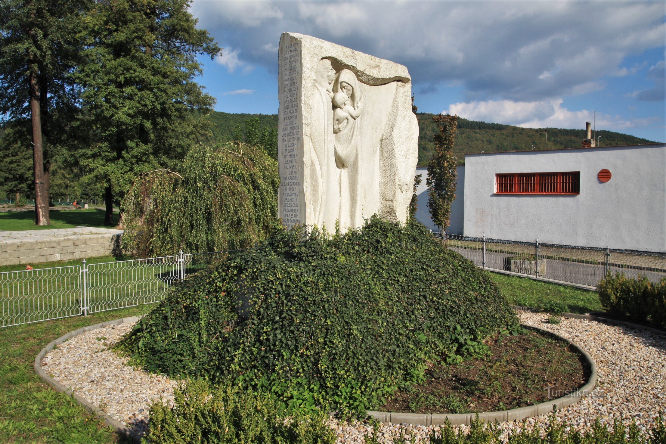 Nedvědice - Monumento a las víctimas de la Primera Guerra Mundial