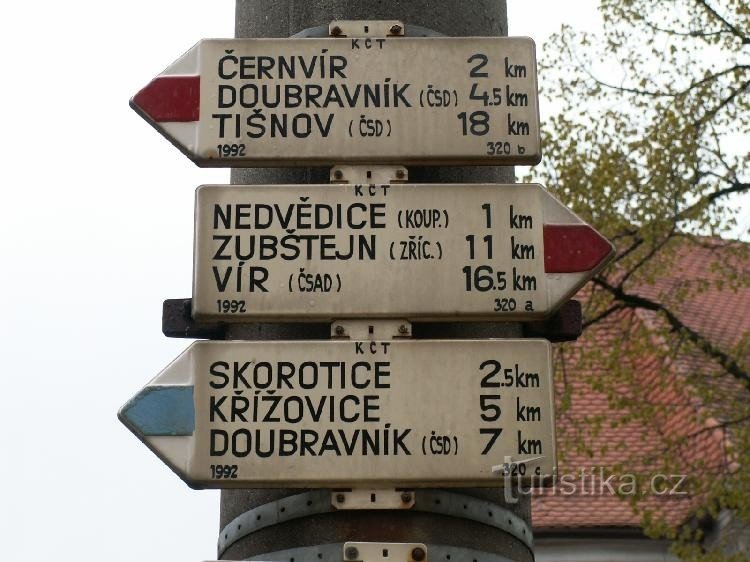 Nedvědice - signpost near the church I.: The first part of the signpost near the Nedvědice bone