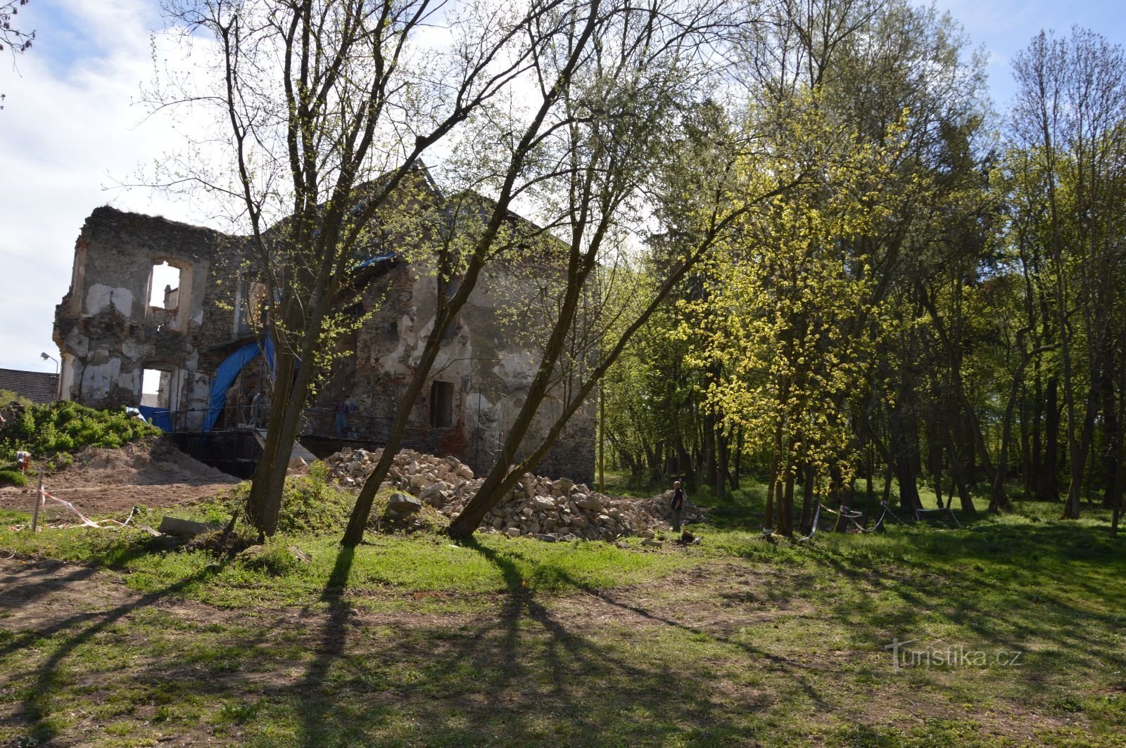 Conform proiectului, nu doar castelul, ci și parcul din jur va fi renovat. Foto: J. Špačková