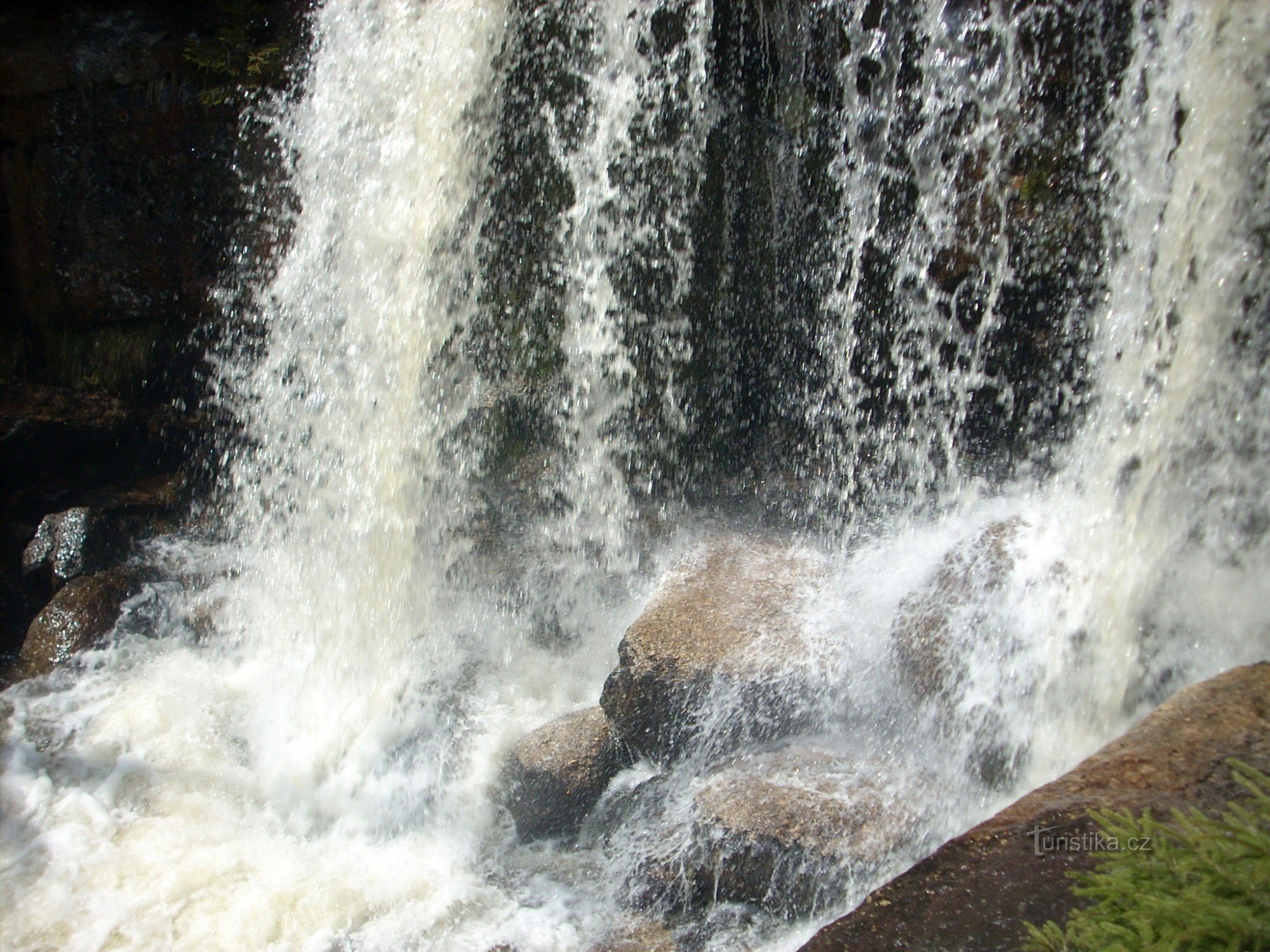 A maior e mais bela cachoeira das montanhas Jizera - cachoeiras Jedlové