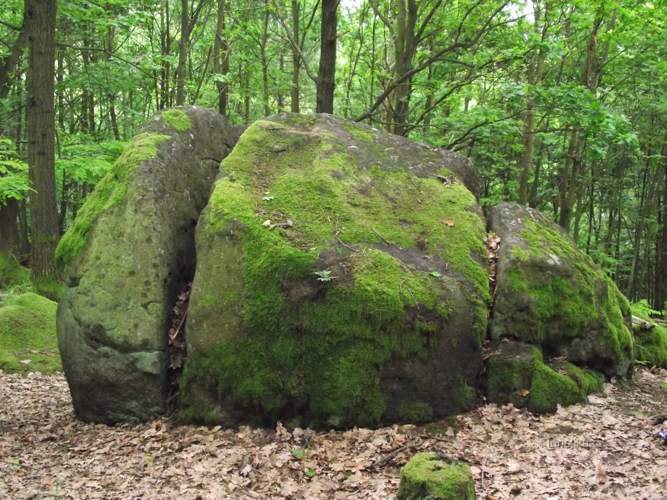Hradisk下最大的鹅卵石