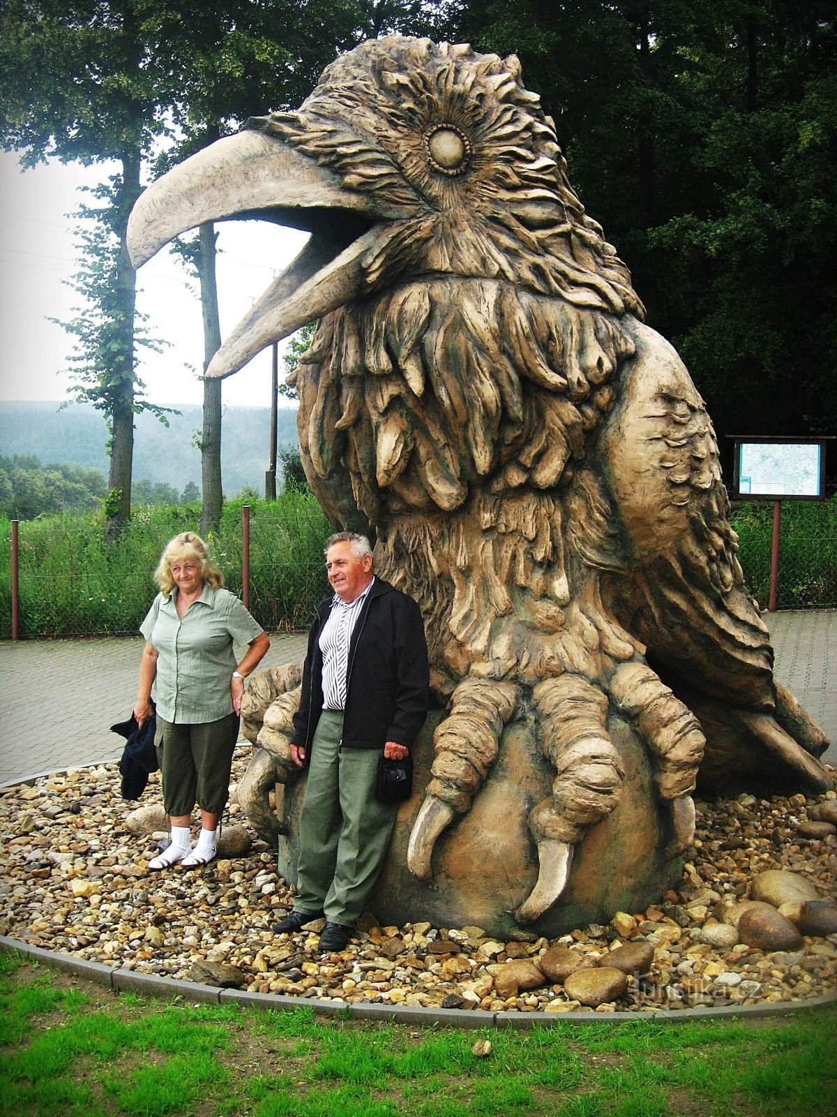 Cea mai mare pasăre din Moravia - statuie