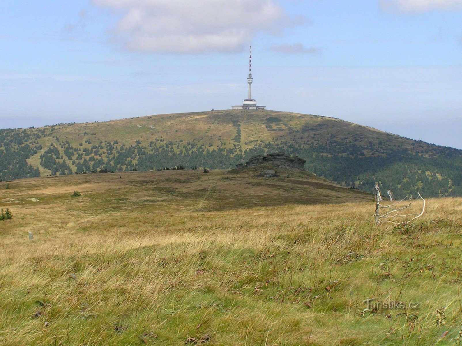 a posição mais alta da NPR Praděd (vista de Vysoké hola (1464 m) para Peter's Stones (14