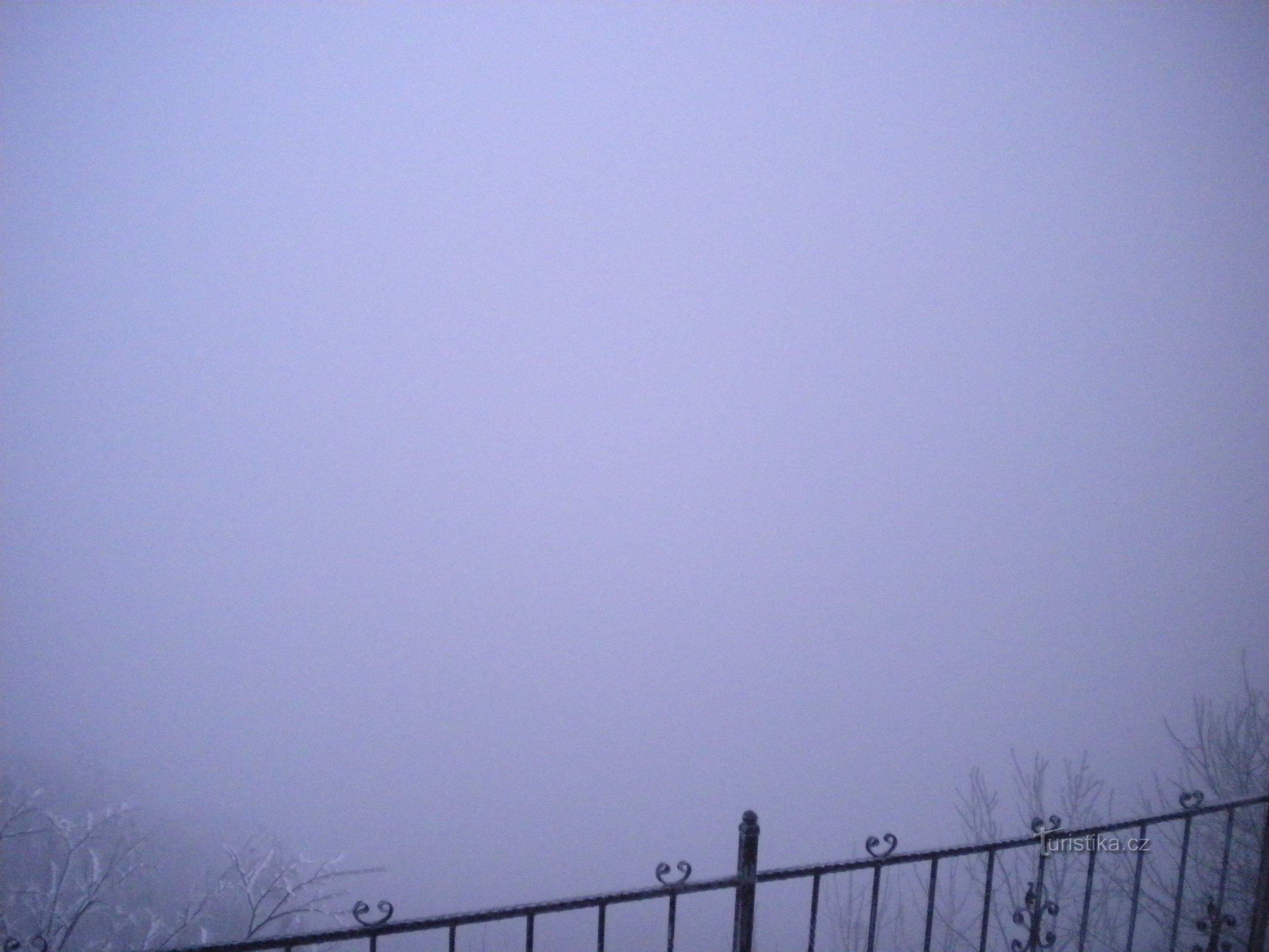 ロヴォシュがどこかにいるかもしれません。 ミレショフカの頂上からの眺め