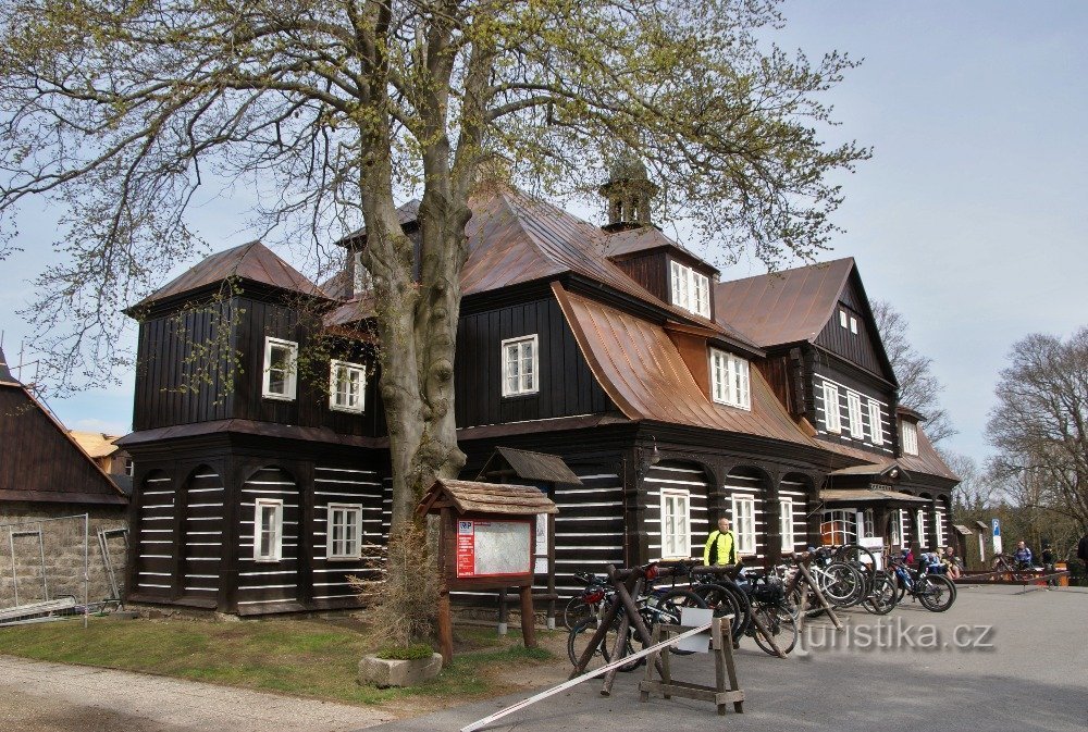 antiguo pabellón de caza Nová Louka