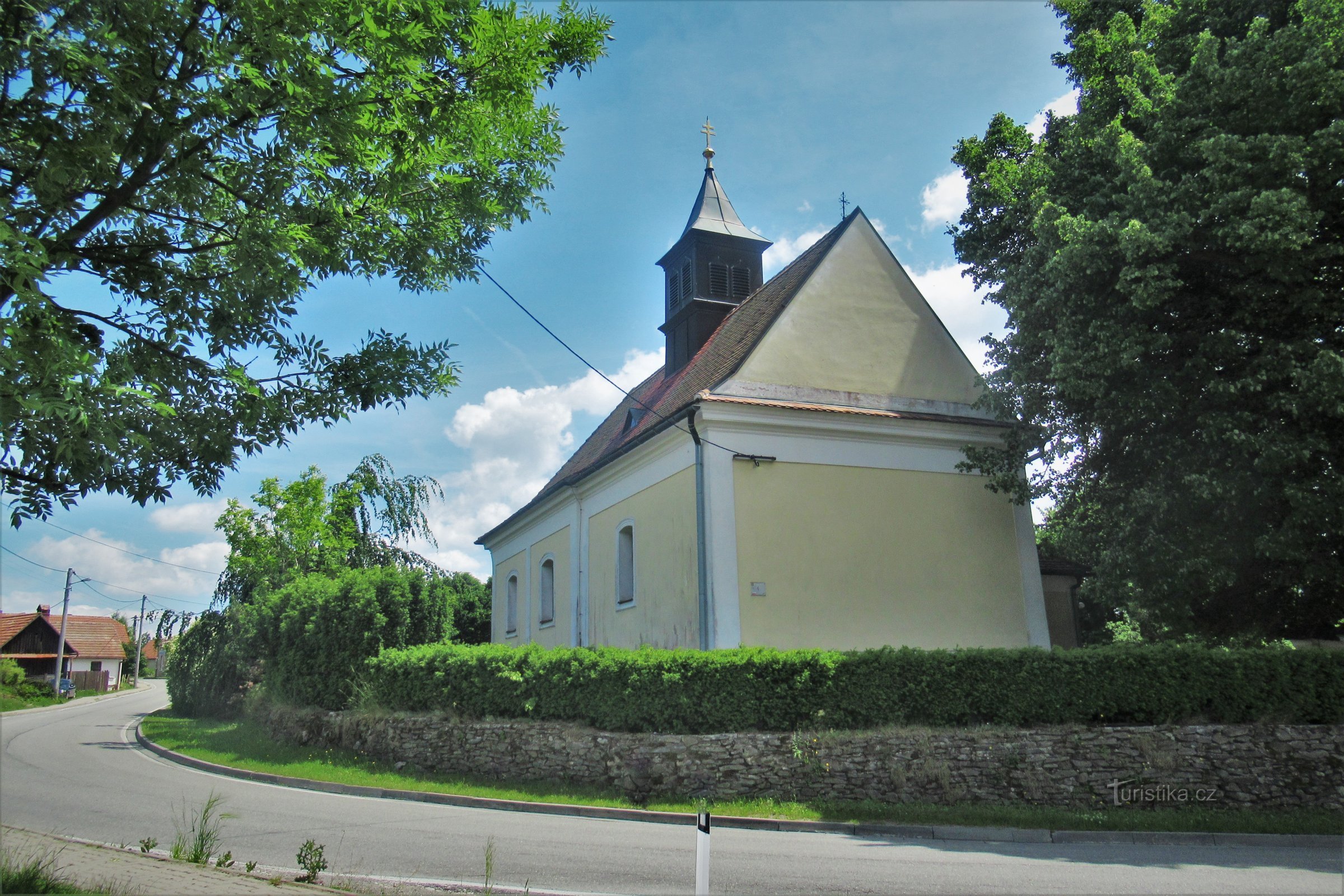 Nemčice - Kirche St. Nikolaus