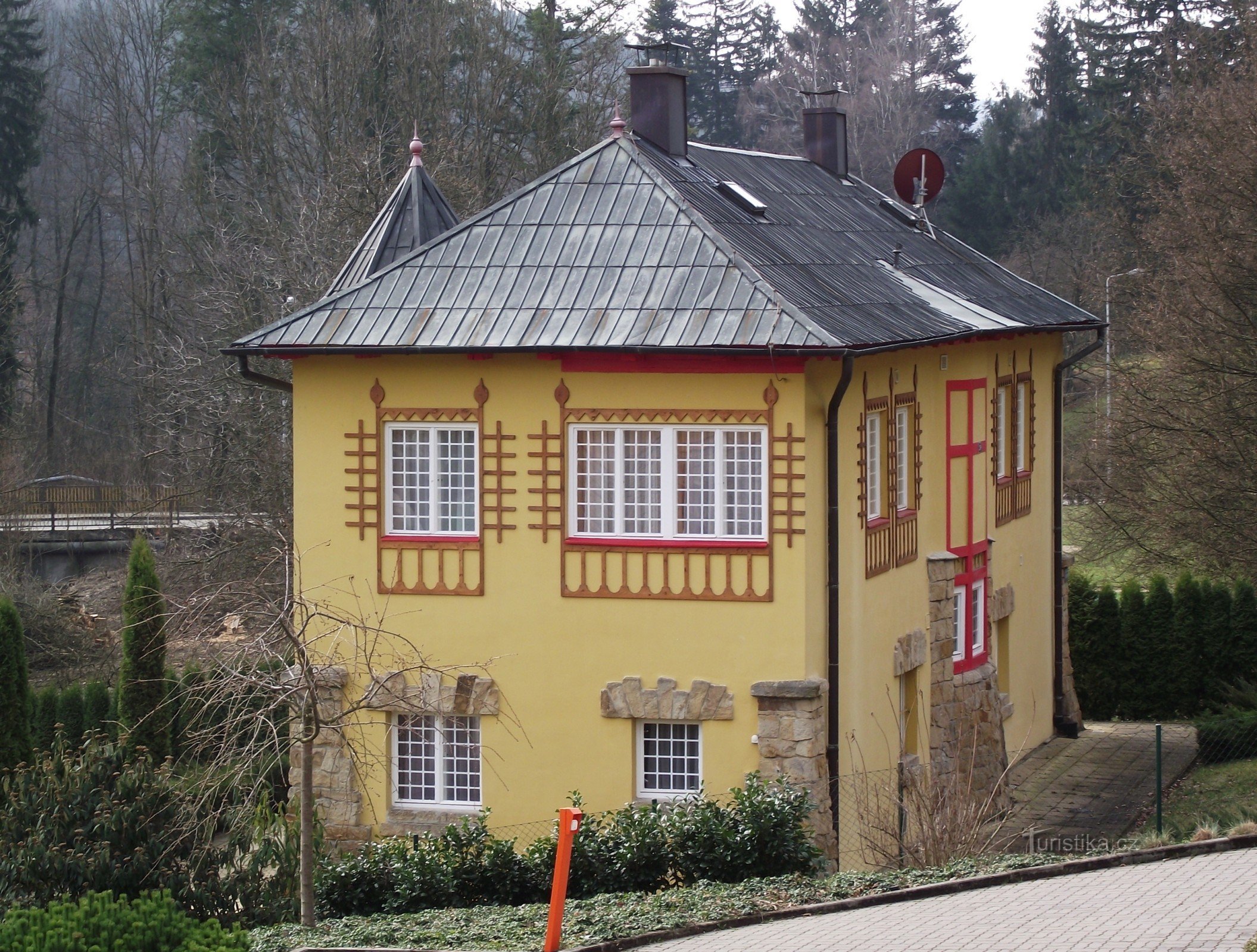 edificio poco appariscente Jurkovič