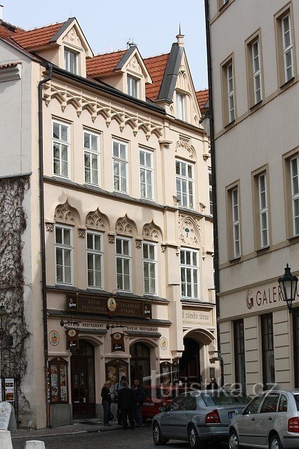 Neogotska fasada