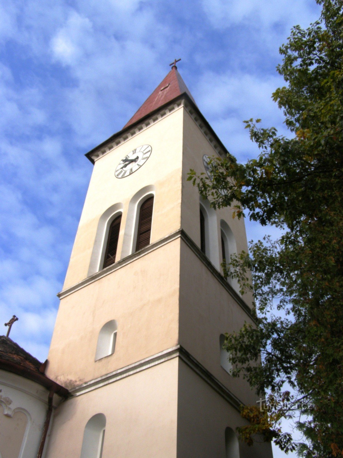 Nepolisia - iglesia de St. María Magdalena