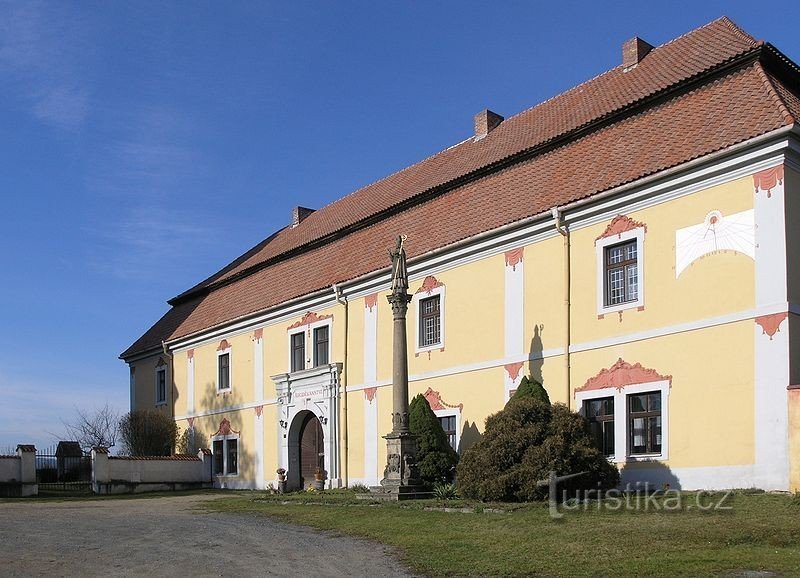 Nepomuk - budova arciděkanství