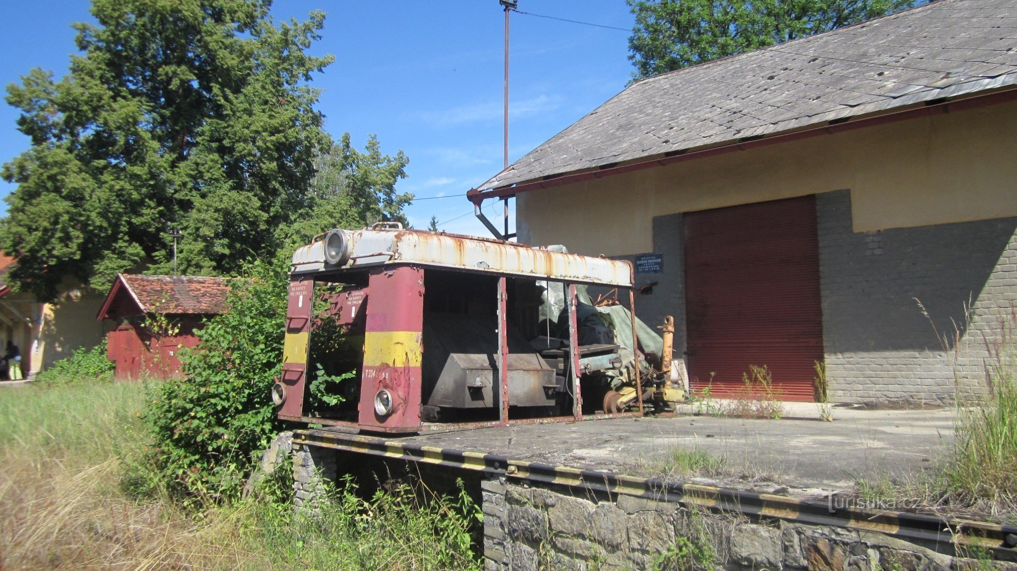 Unbenutzte Laderampe in Domašín