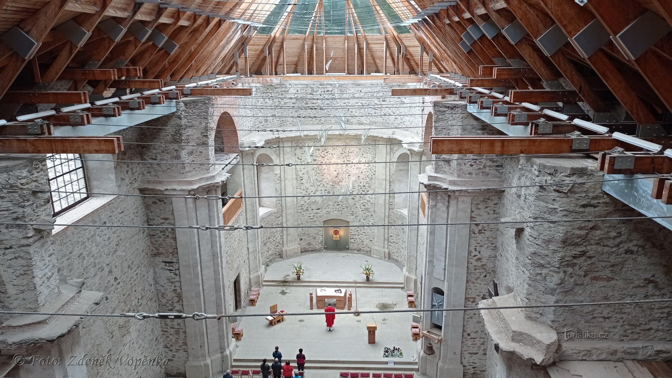 Nerat Iglesia de la Asunción de la Virgen María.