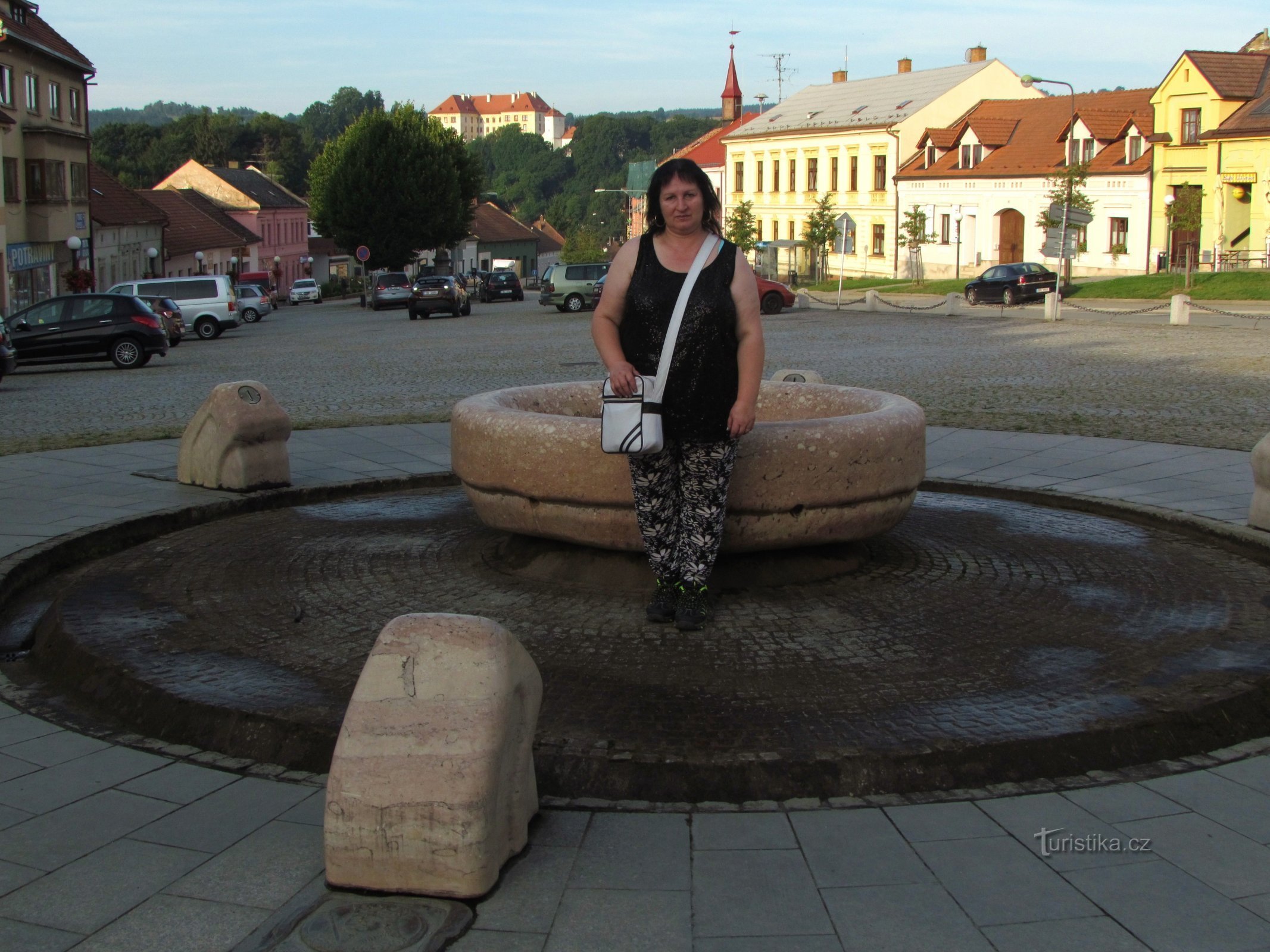 An unconventional fountain on King George Square in Kunštát