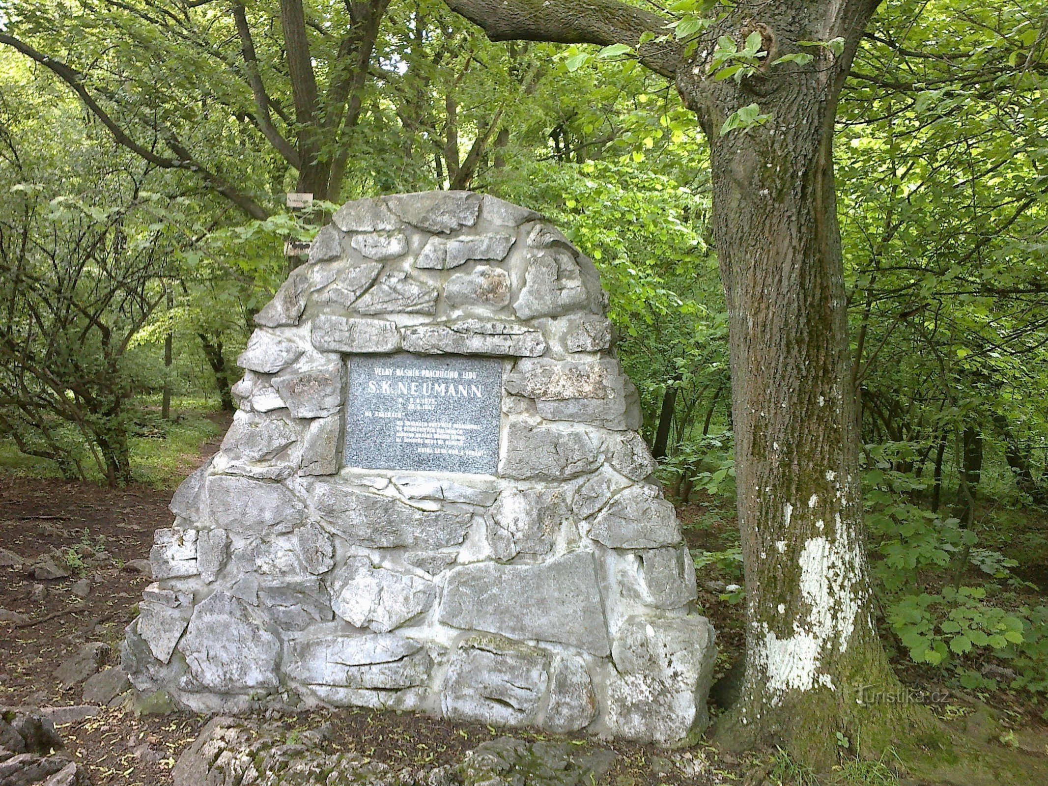 Neumann emlékműve Šumberában