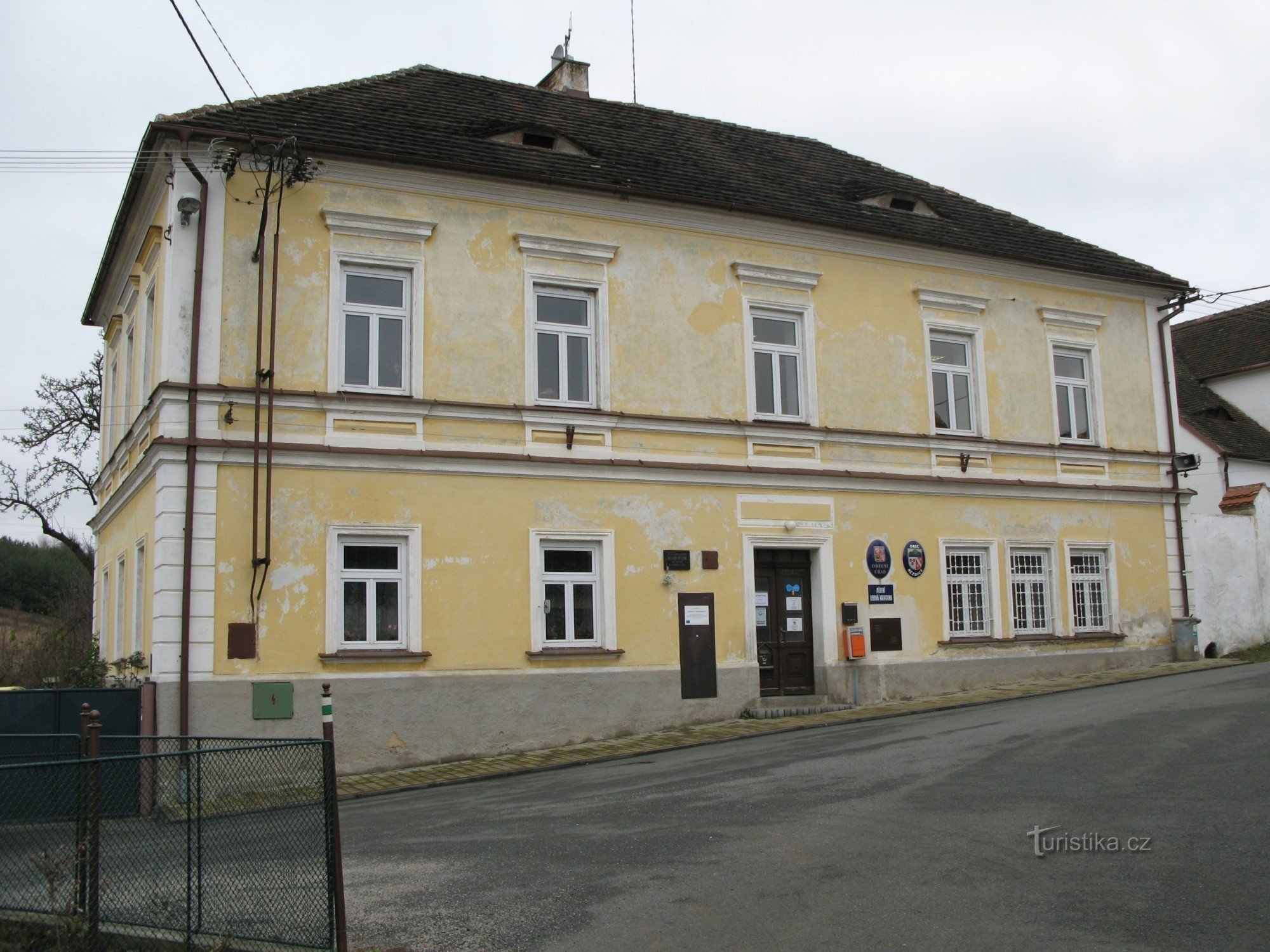 Nezdice - 市政办公室，1847 年的前市政学校