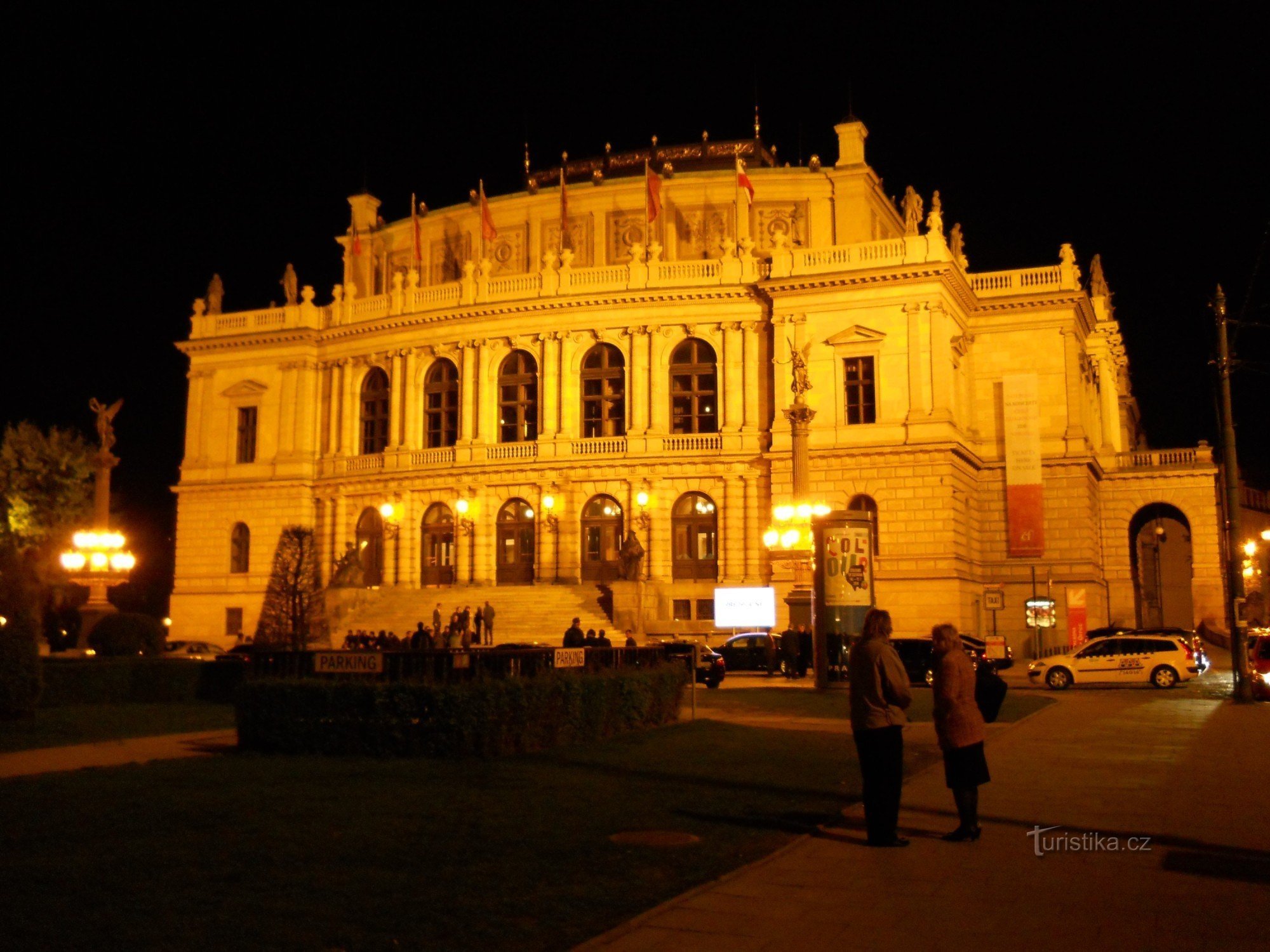 Nattvy över Rudolfinum