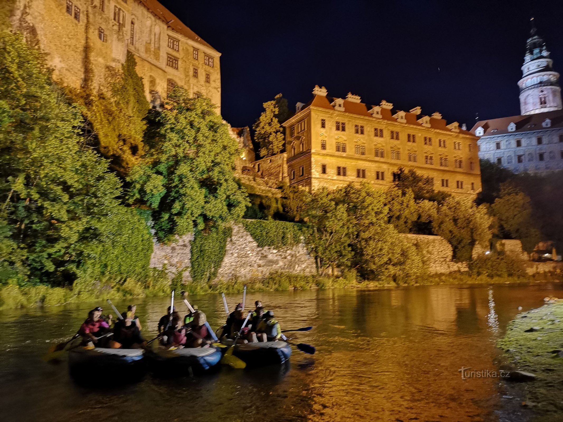 NIGHT RAFTING (ČESKY KRUMLOV)