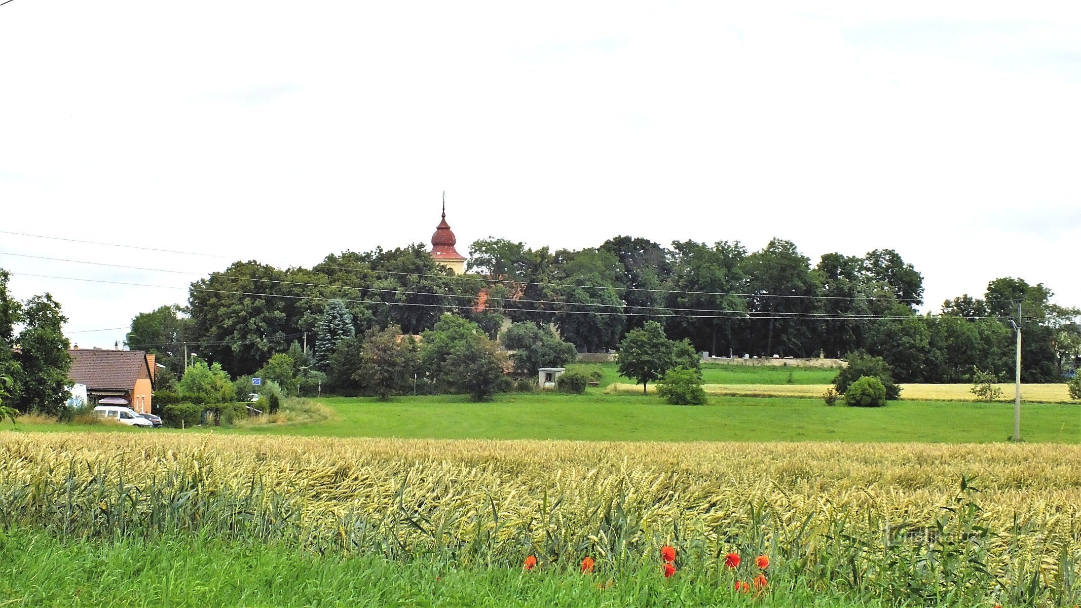 Noutonice, Födelsekyrkan St. Johannes Döparen från söder