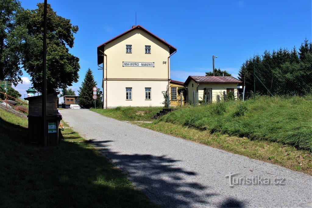 Nová Bystřice, estação ferroviária